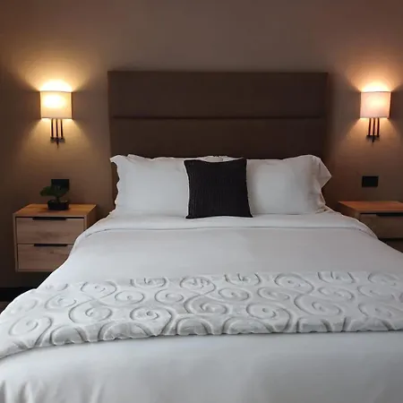 L'Aurora Inn Hostal